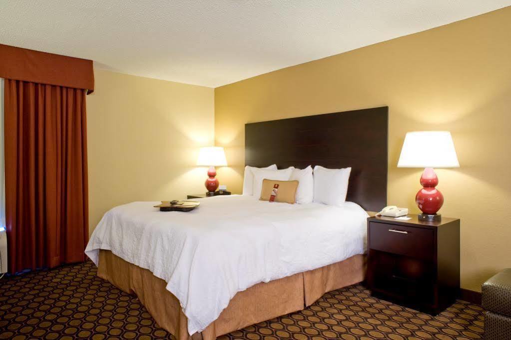 Hampton Inn Starkville Exterior foto